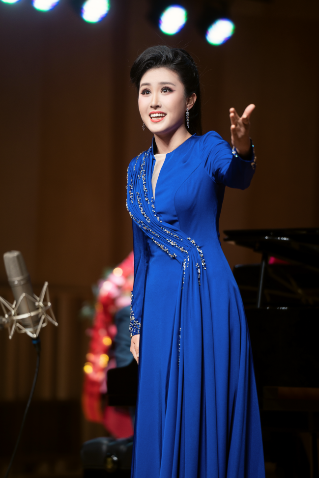 音乐学院教师——余玟萱